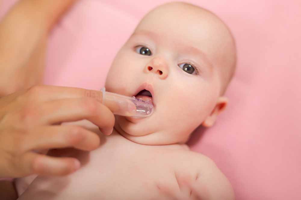 Une moufle de dentition pour soulager les dents de bébé - Vidéo Dailymotion